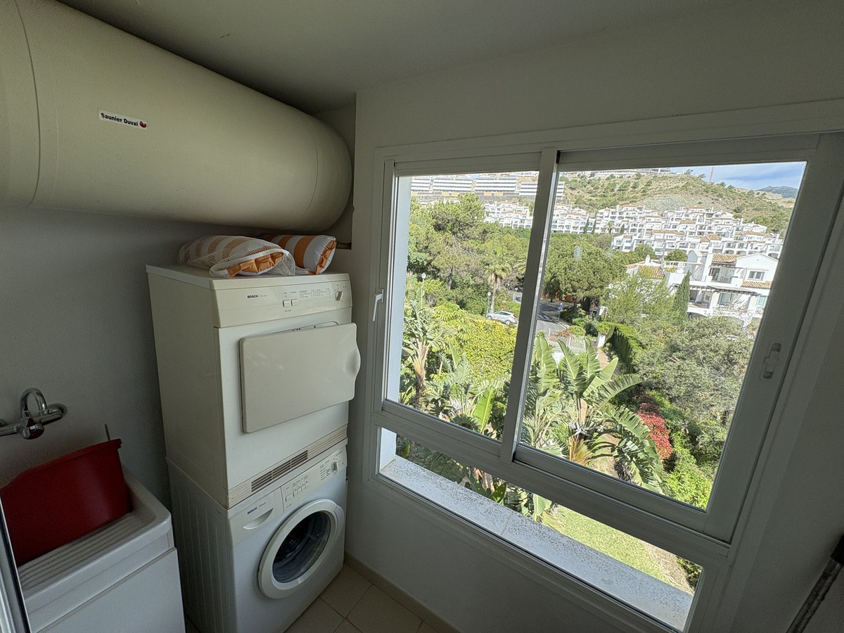3 Bed Apartment for sale in La Quinta Costa Del Sol, Málaga, Spain