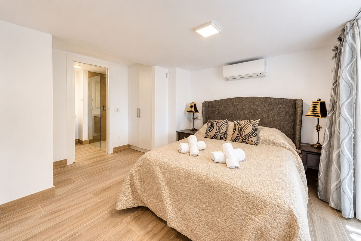 5 Bed Townhouse for sale in Manilva Costa Del Sol, Málaga, Spain