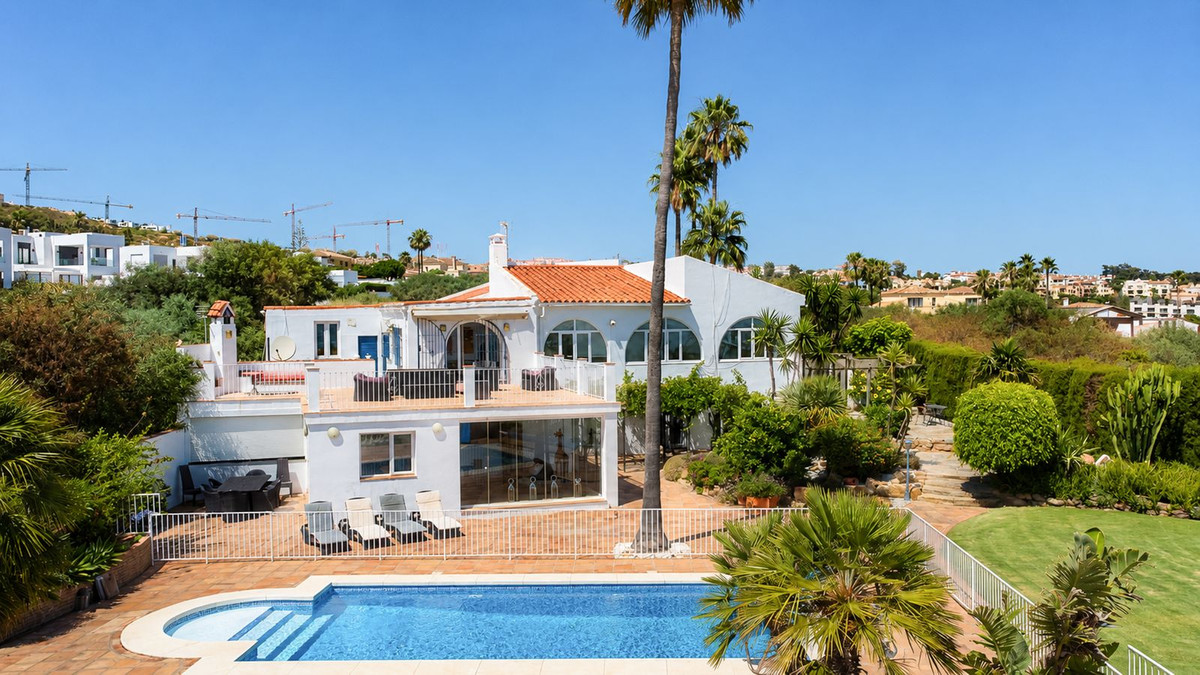 5 Bed Townhouse for sale in Manilva Costa Del Sol, Málaga, Spain