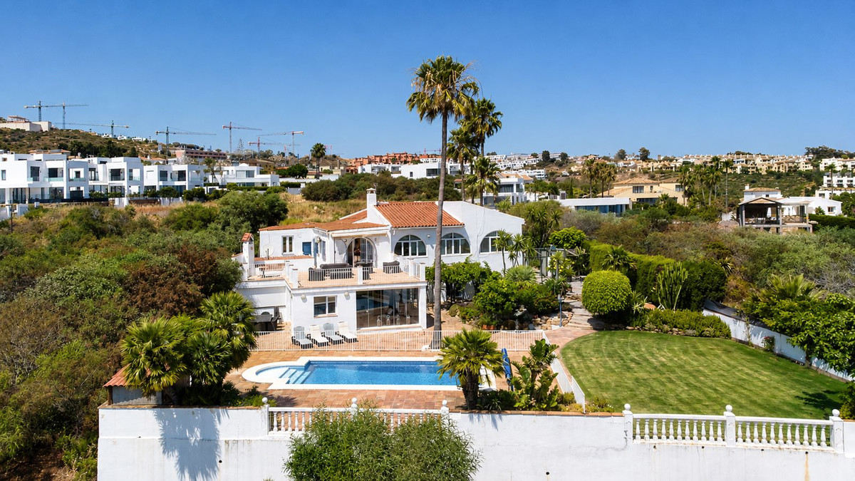 5 Bed Townhouse for sale in Manilva Costa Del Sol, Málaga, Spain