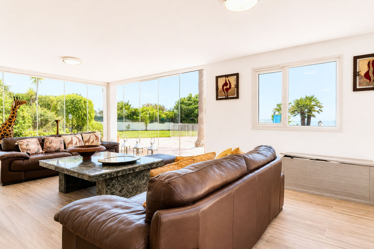 5 Bed Townhouse for sale in Manilva Costa Del Sol, Málaga, Spain