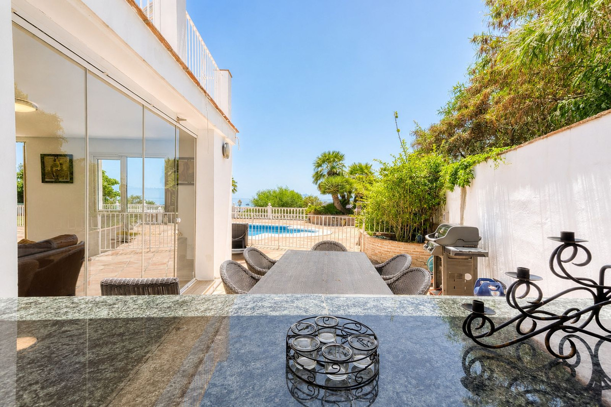 5 Bed Townhouse for sale in Manilva Costa Del Sol, Málaga, Spain