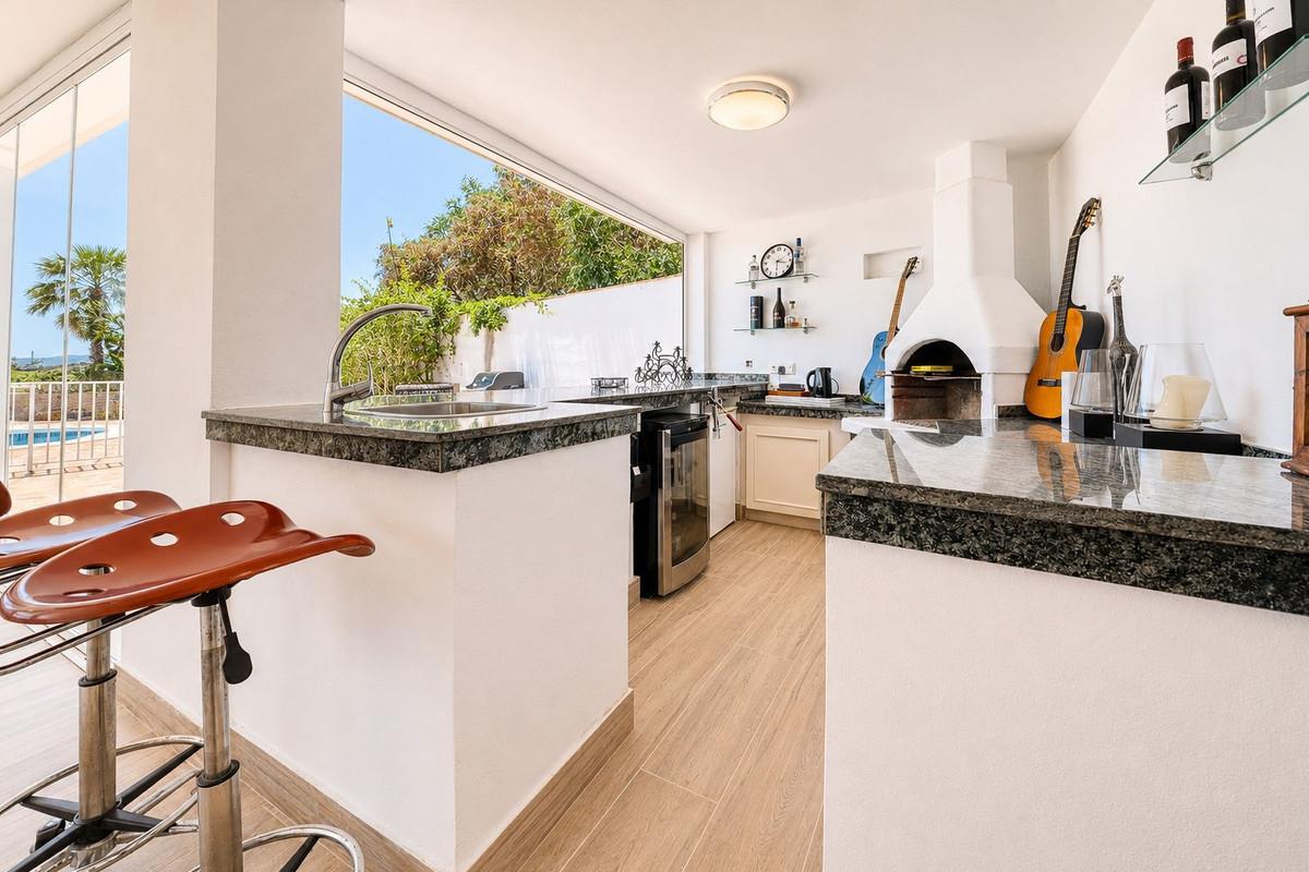 5 Bed Townhouse for sale in Manilva Costa Del Sol, Málaga, Spain