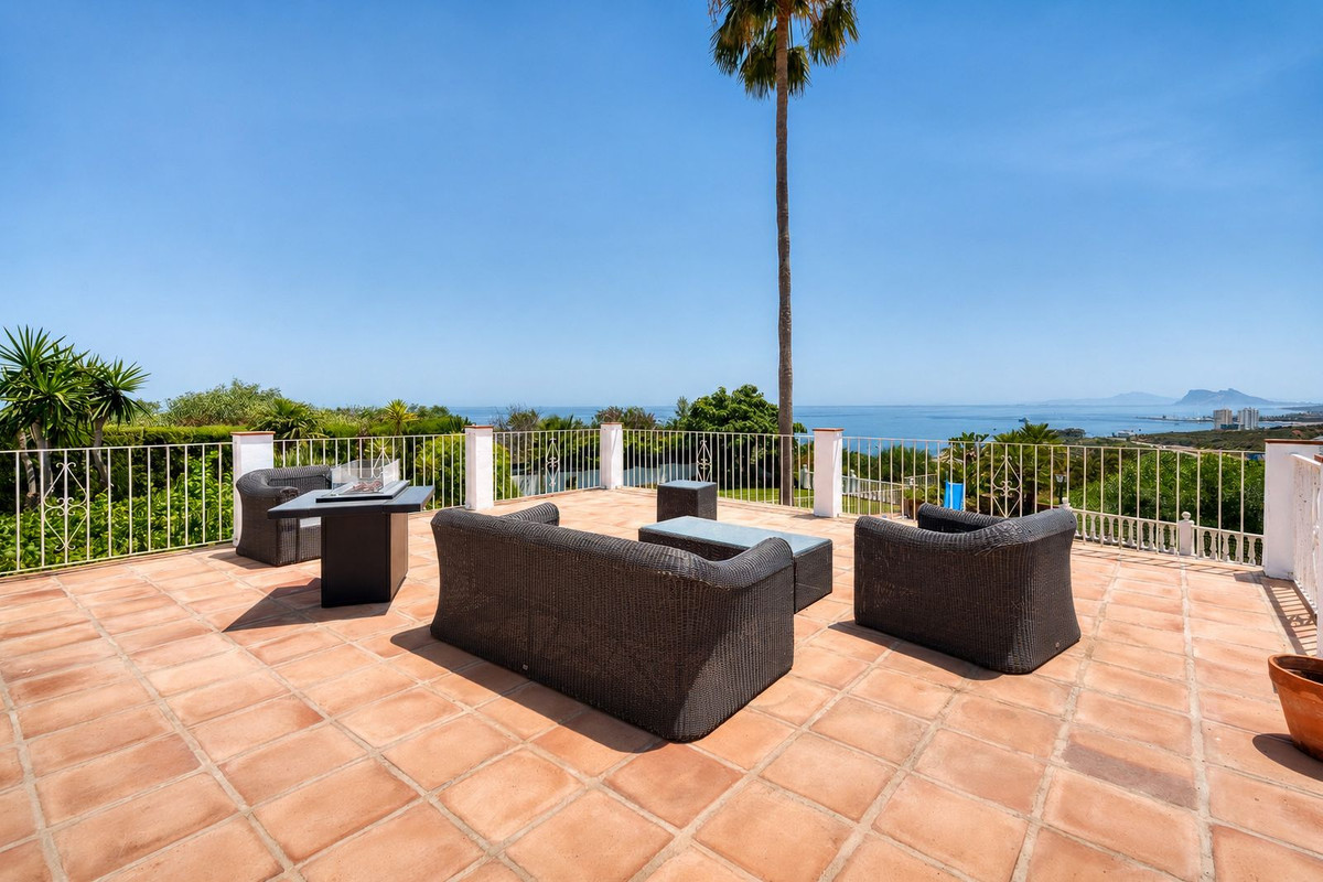 5 Bed Townhouse for sale in Manilva Costa Del Sol, Málaga, Spain