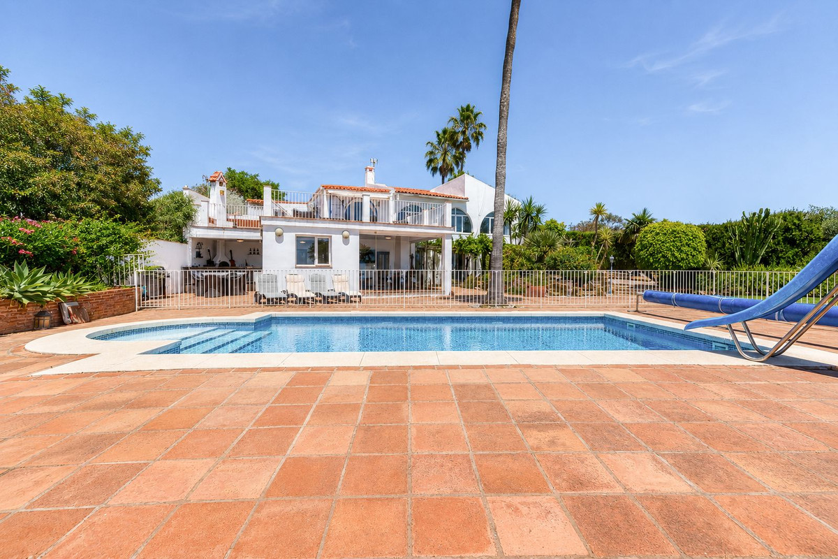 5 Bed Townhouse for sale in Manilva Costa Del Sol, Málaga, Spain