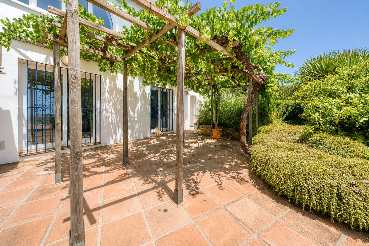 5 Bed Townhouse for sale in Manilva Costa Del Sol, Málaga, Spain
