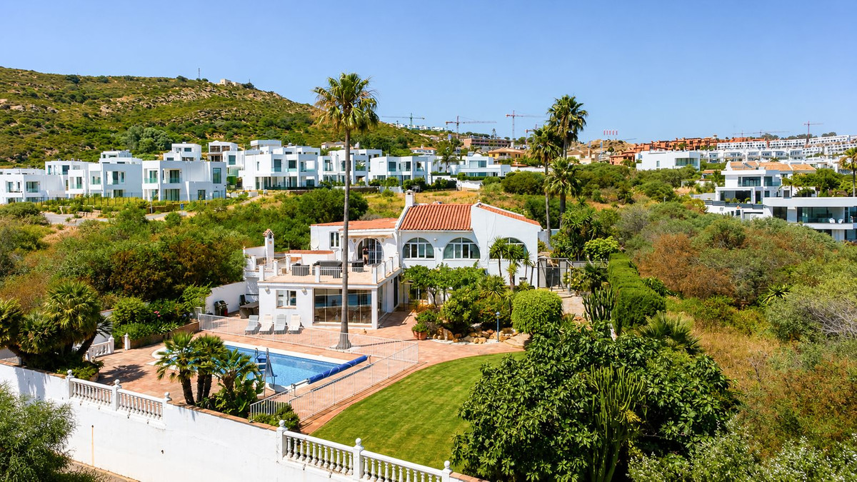 5 Bed Townhouse for sale in Manilva Costa Del Sol, Málaga, Spain
