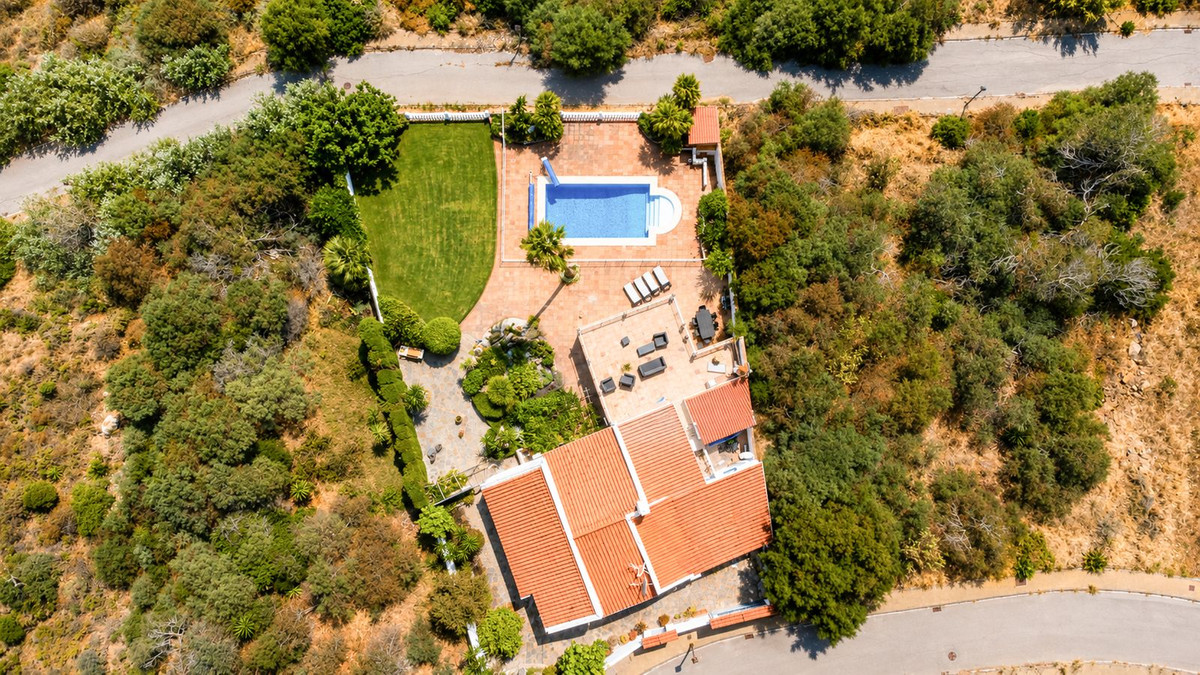 5 Bed Townhouse for sale in Manilva Costa Del Sol, Málaga, Spain