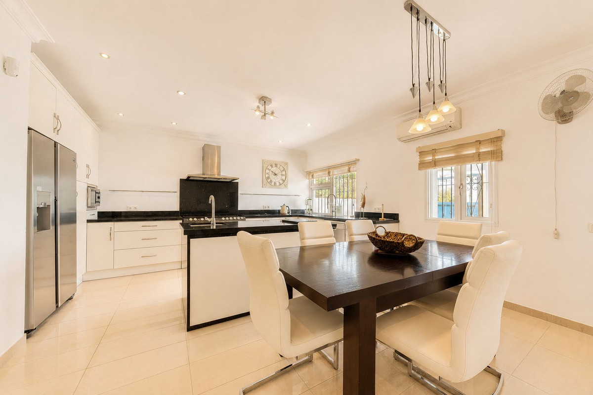 5 Bed Townhouse for sale in Manilva Costa Del Sol, Málaga, Spain