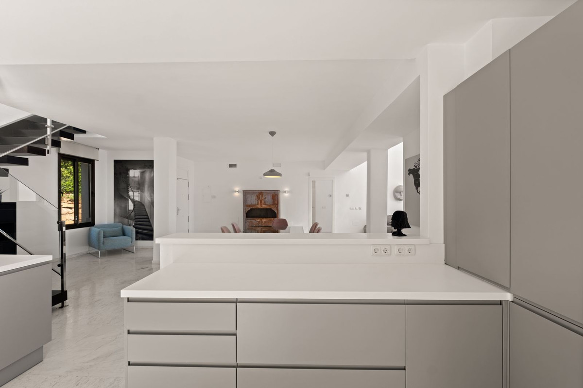 2 Bed Apartment for sale in La Mairena Costa Del Sol, Málaga, Spain