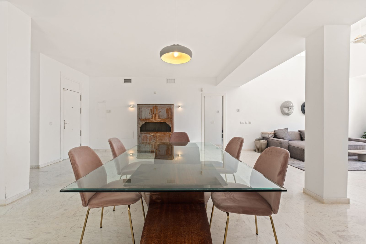 2 Bed Apartment for sale in La Mairena Costa Del Sol, Málaga, Spain