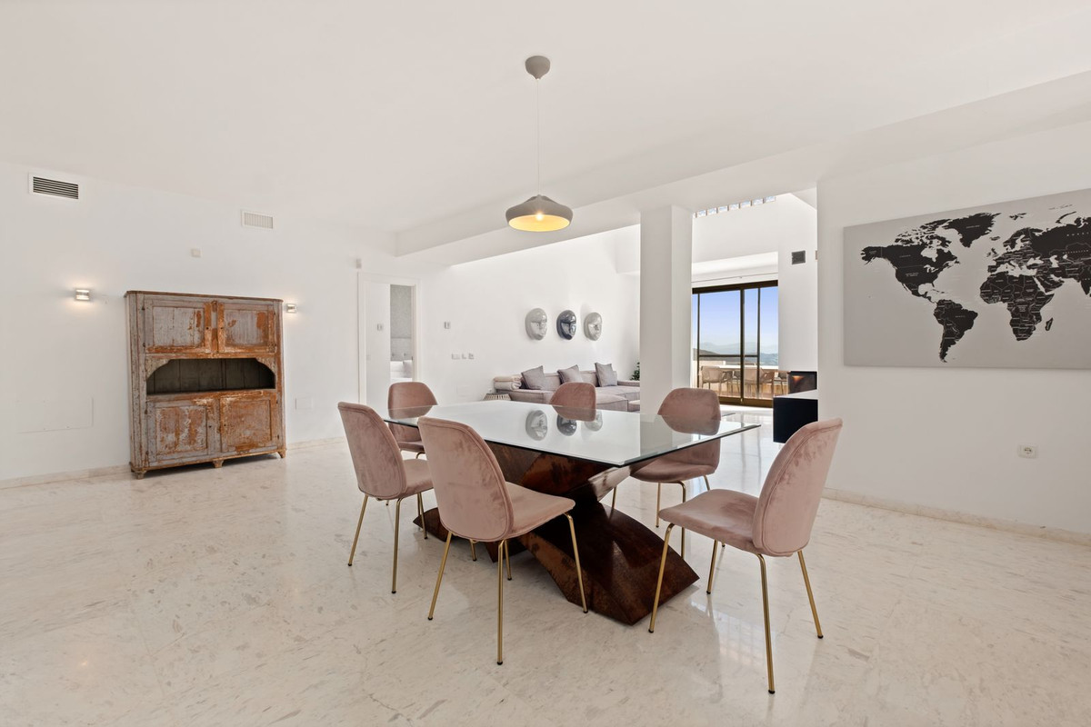 2 Bed Apartment for sale in La Mairena Costa Del Sol, Málaga, Spain
