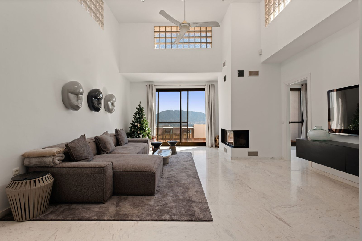 2 Bed Apartment for sale in La Mairena Costa Del Sol, Málaga, Spain