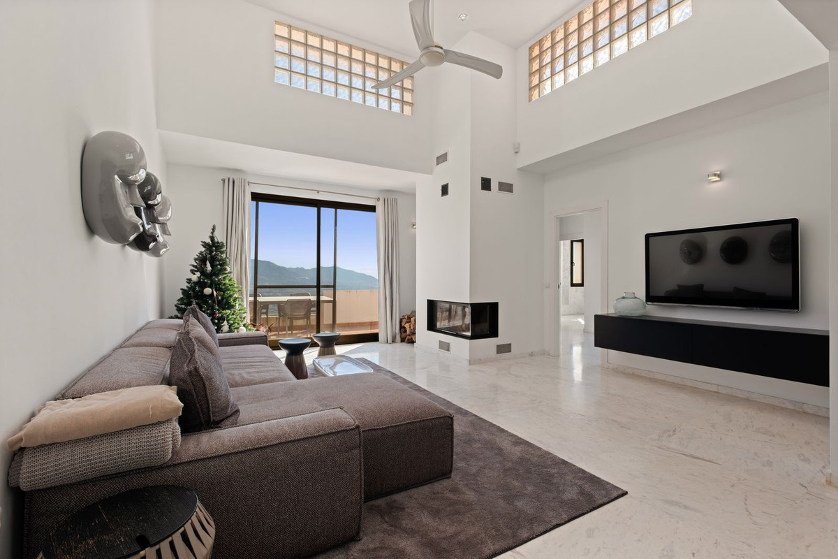 2 Bed Apartment for sale in La Mairena Costa Del Sol, Málaga, Spain