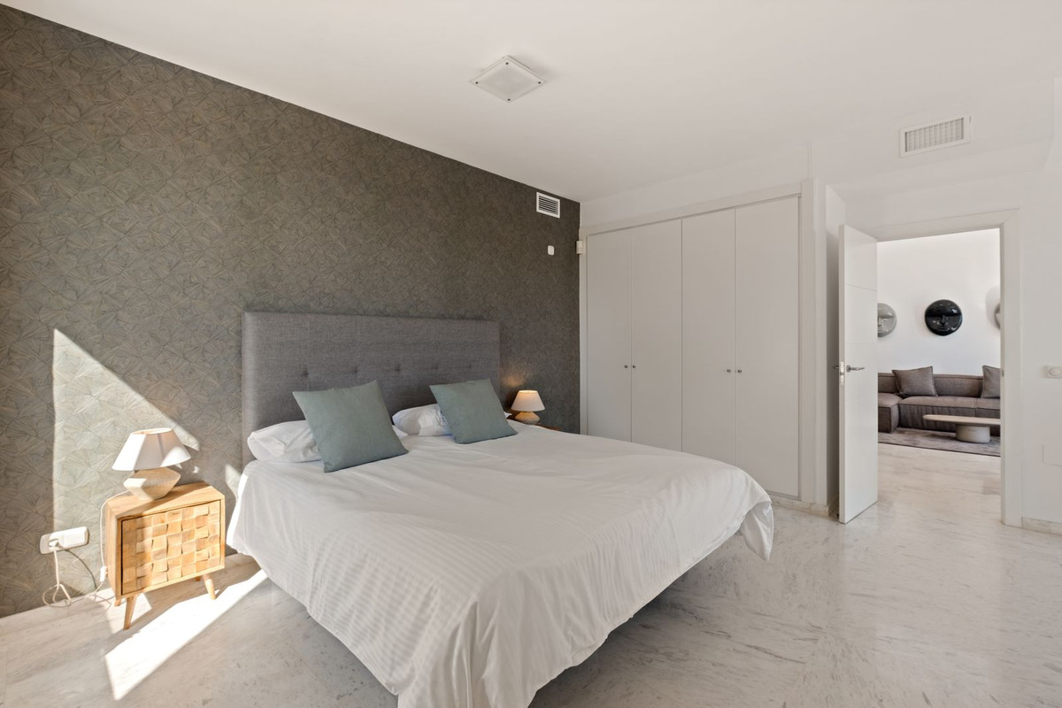 2 Bed Apartment for sale in La Mairena Costa Del Sol, Málaga, Spain