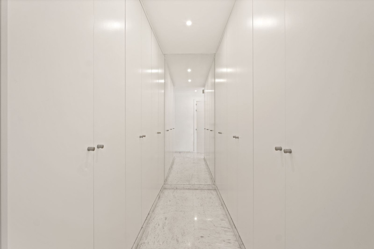 2 Bed Apartment for sale in La Mairena Costa Del Sol, Málaga, Spain