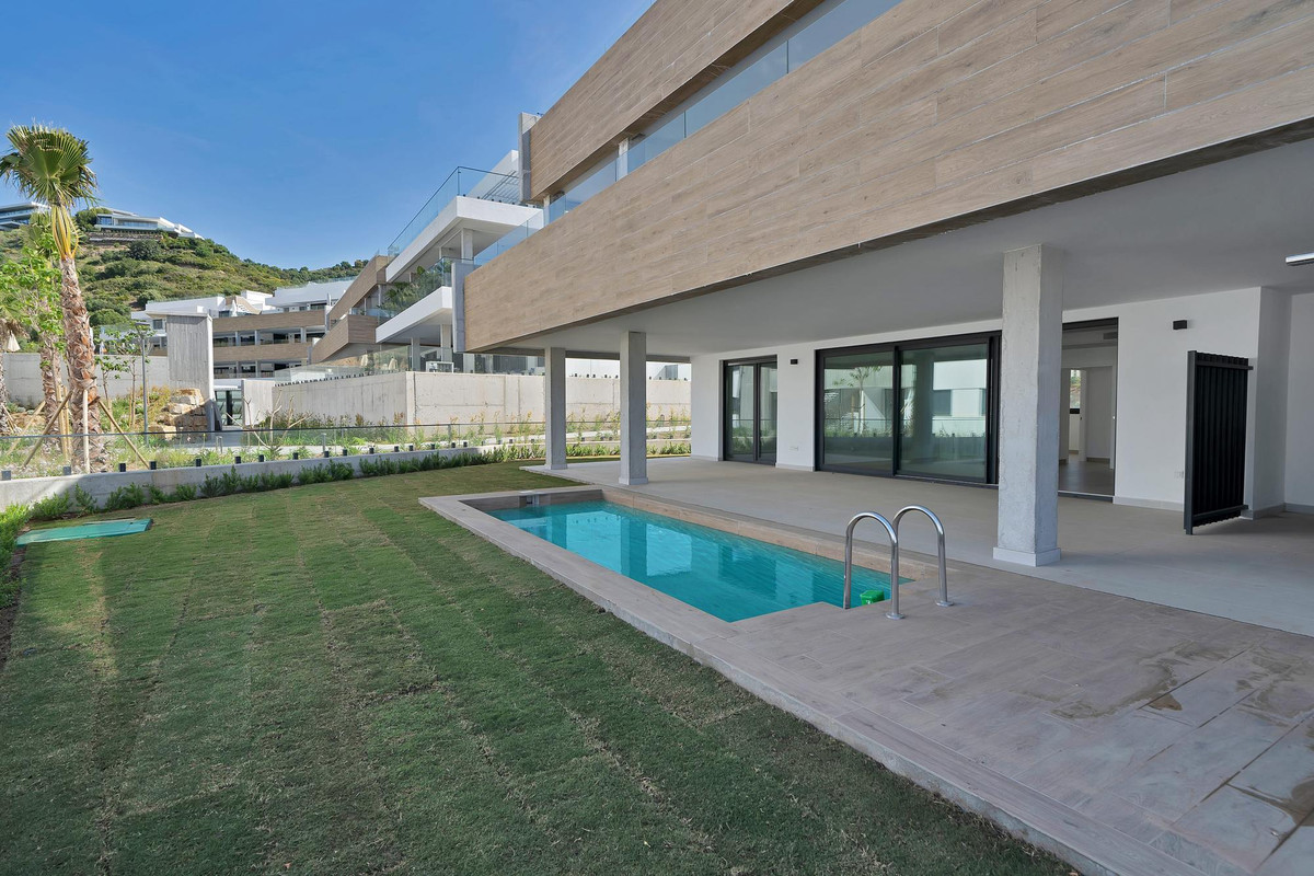 3 Bed Apartment for sale in Marbella Costa Del Sol, Málaga, Spain