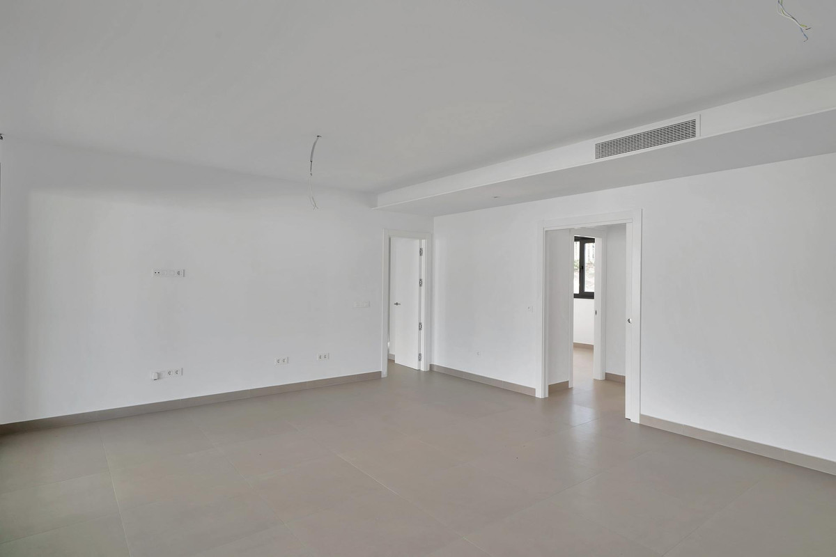 3 Bed Apartment for sale in Marbella Costa Del Sol, Málaga, Spain