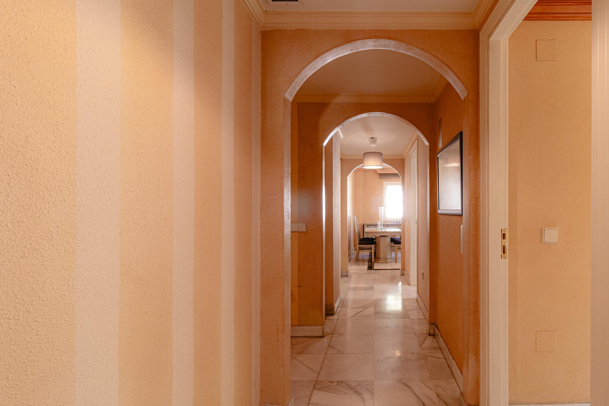 Se vende Apartamento Planta Media de 3 dormitorios en Costa Del Sol, Málaga, España