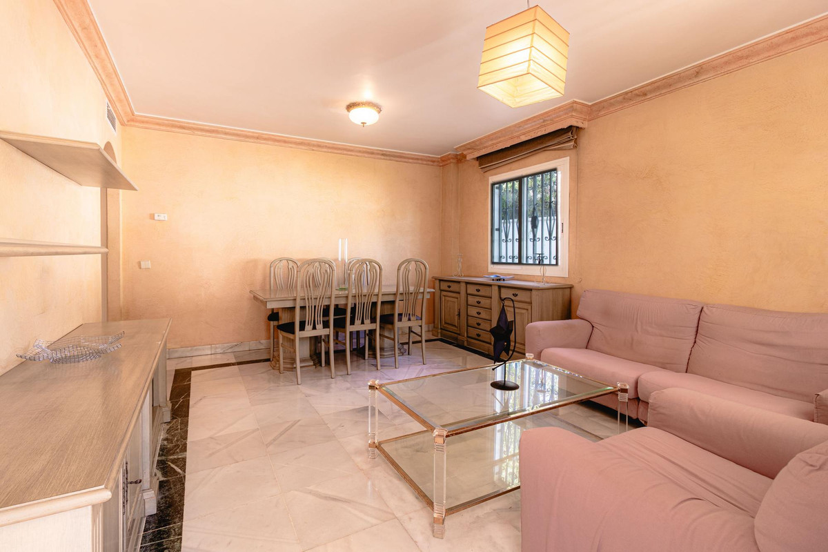 Se vende Apartamento Planta Media de 3 dormitorios en Costa Del Sol, Málaga, España