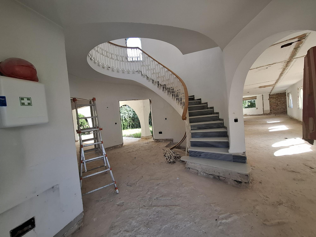Se vende Villa - Chalet de 5 dormitorios en Costa Del Sol, Málaga, España