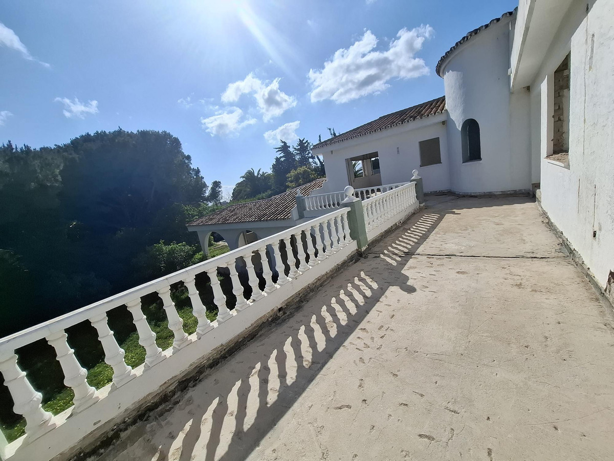 Se vende Villa - Chalet de 5 dormitorios en Costa Del Sol, Málaga, España