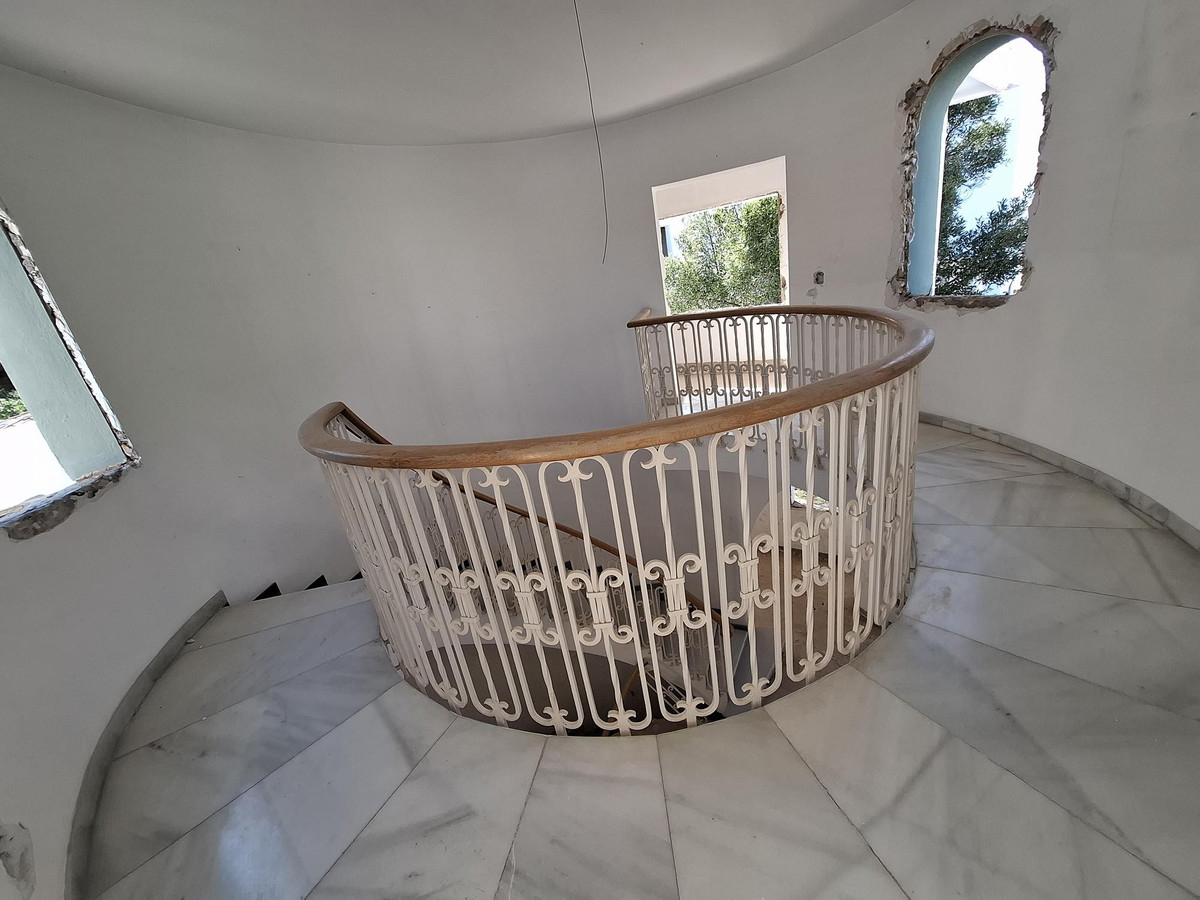 Se vende Villa - Chalet de 5 dormitorios en Costa Del Sol, Málaga, España