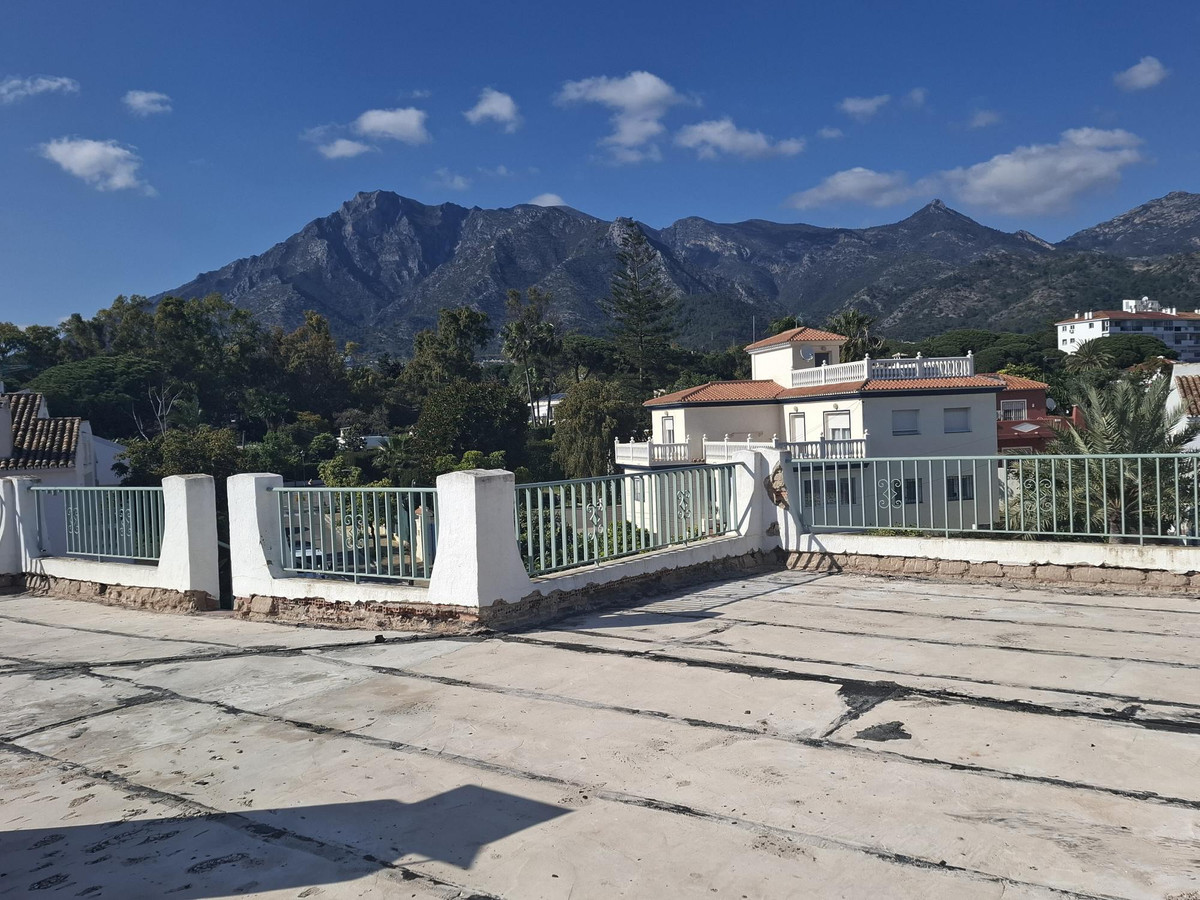 Se vende Villa - Chalet de 5 dormitorios en Costa Del Sol, Málaga, España