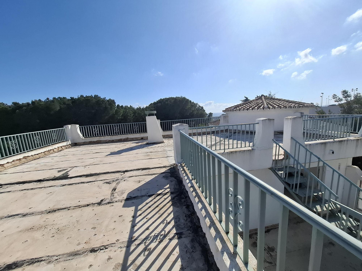 Se vende Villa - Chalet de 5 dormitorios en Costa Del Sol, Málaga, España