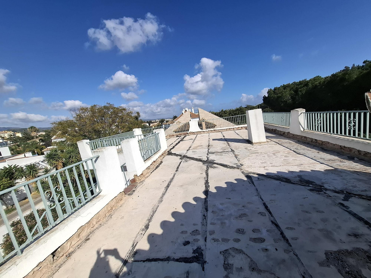 Se vende Villa - Chalet de 5 dormitorios en Costa Del Sol, Málaga, España