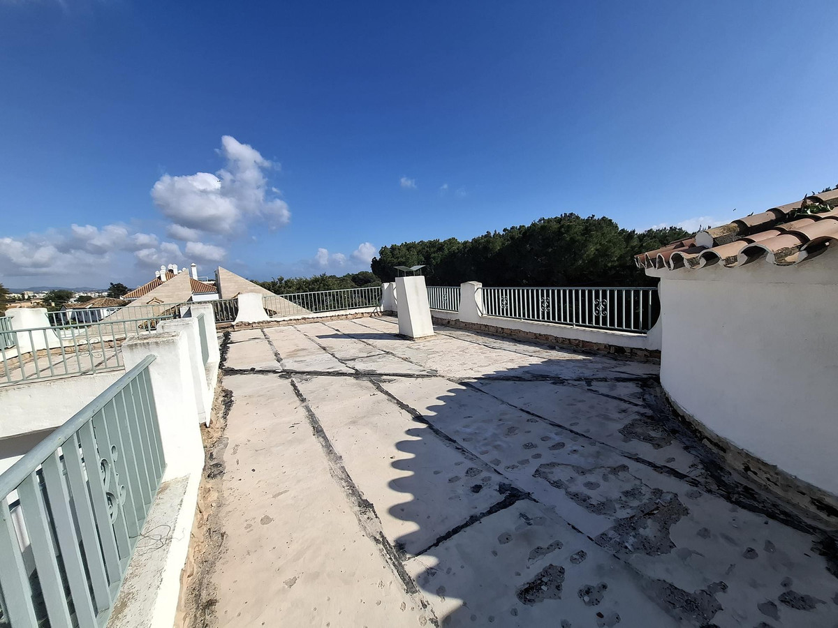 Se vende Villa - Chalet de 5 dormitorios en Costa Del Sol, Málaga, España