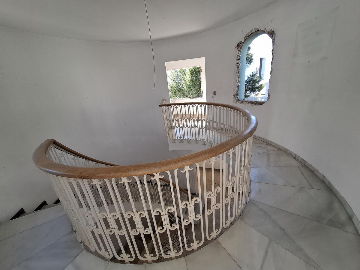 Se vende Villa - Chalet de 5 dormitorios en Costa Del Sol, Málaga, España