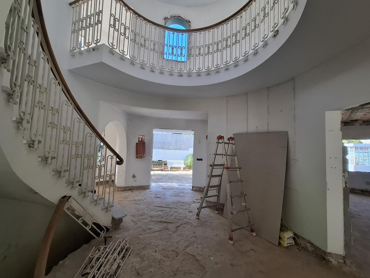 Se vende Villa - Chalet de 5 dormitorios en Costa Del Sol, Málaga, España