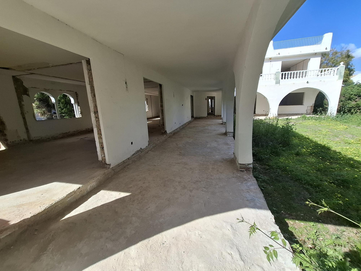 Se vende Villa - Chalet de 5 dormitorios en Costa Del Sol, Málaga, España