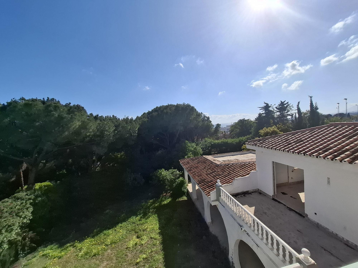 Se vende Villa - Chalet de 5 dormitorios en Costa Del Sol, Málaga, España