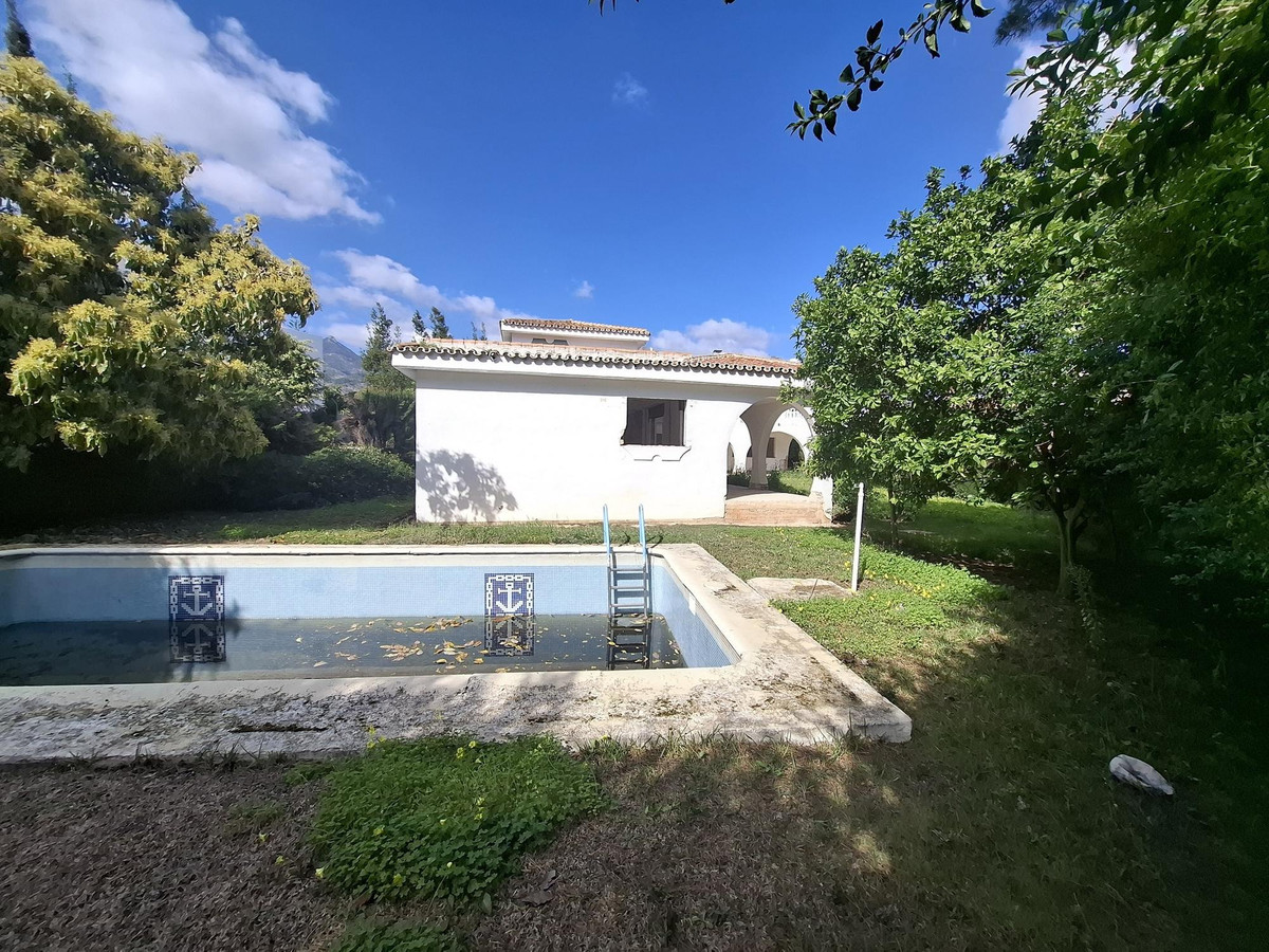 Se vende Villa - Chalet de 5 dormitorios en Costa Del Sol, Málaga, España