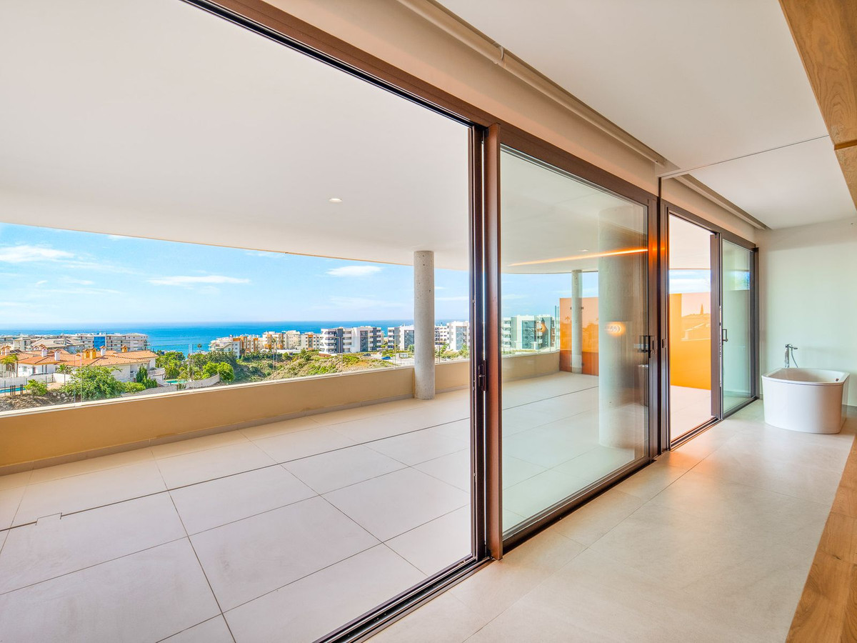 2 Bed Apartment for sale in Fuengirola Costa Del Sol, Málaga, Spain