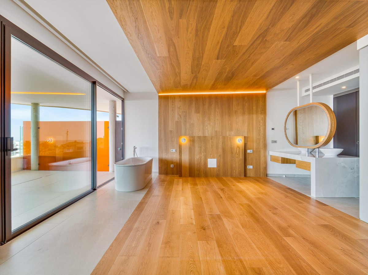 2 Bed Apartment for sale in Fuengirola Costa Del Sol, Málaga, Spain