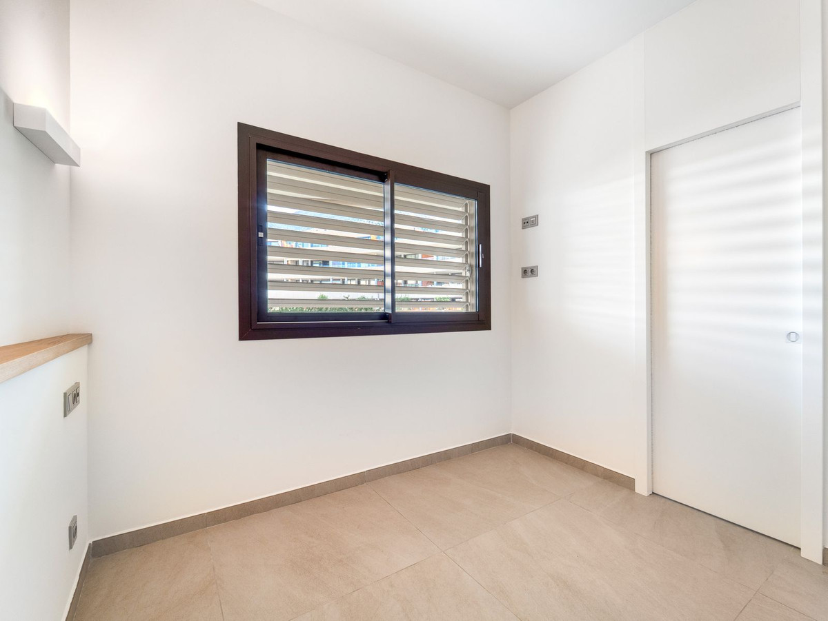 2 Bed Apartment for sale in Fuengirola Costa Del Sol, Málaga, Spain