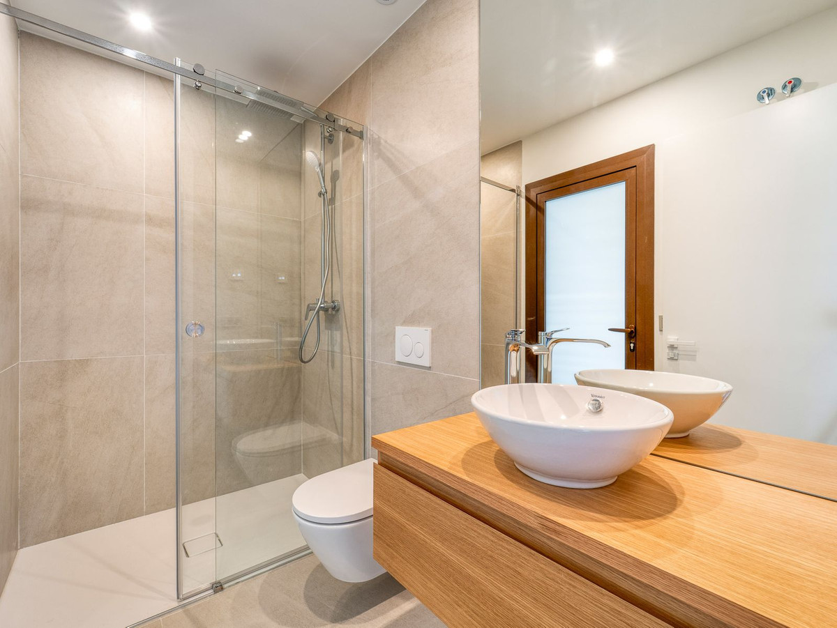 2 Bed Apartment for sale in Fuengirola Costa Del Sol, Málaga, Spain