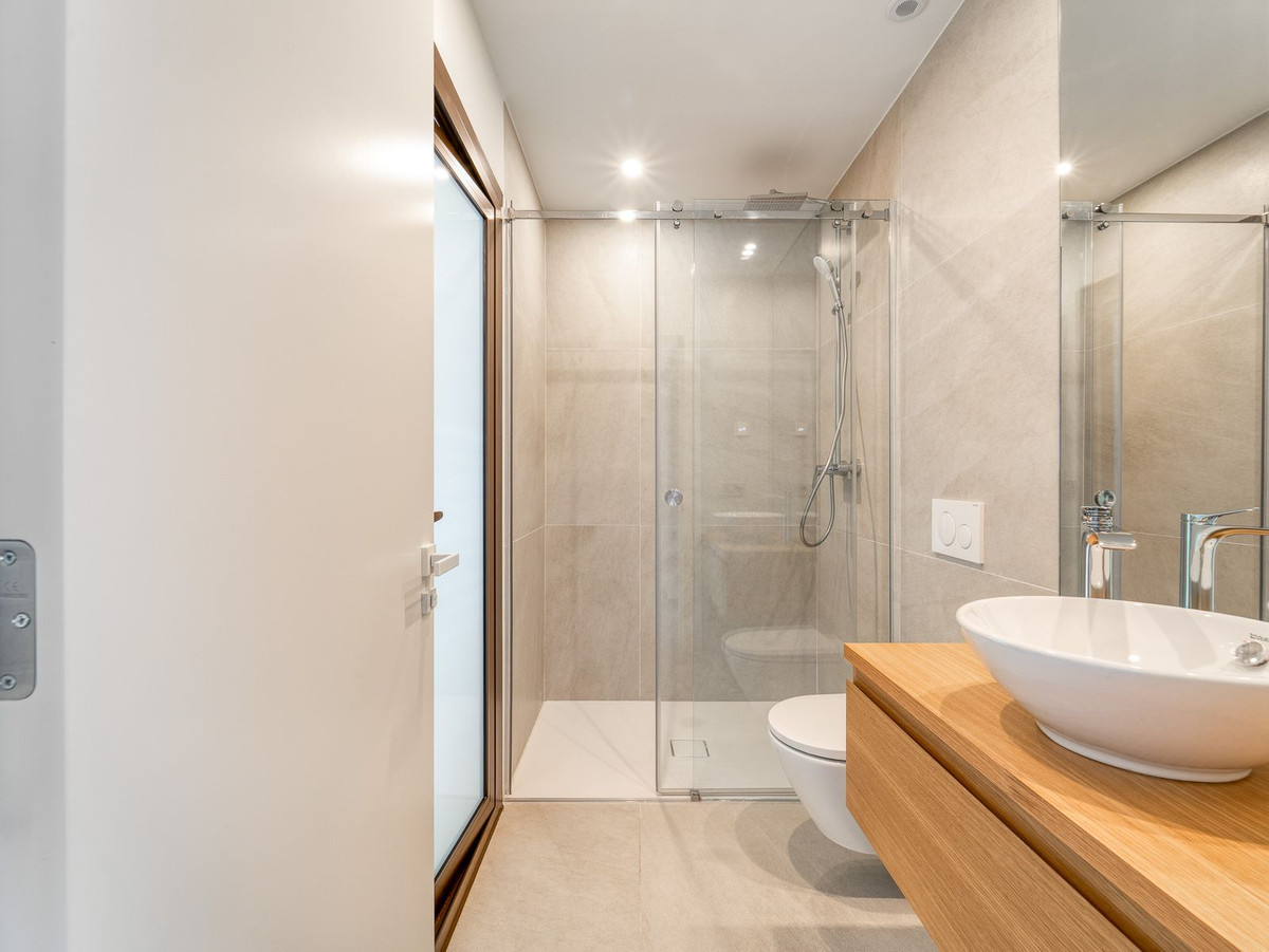 2 Bed Apartment for sale in Fuengirola Costa Del Sol, Málaga, Spain