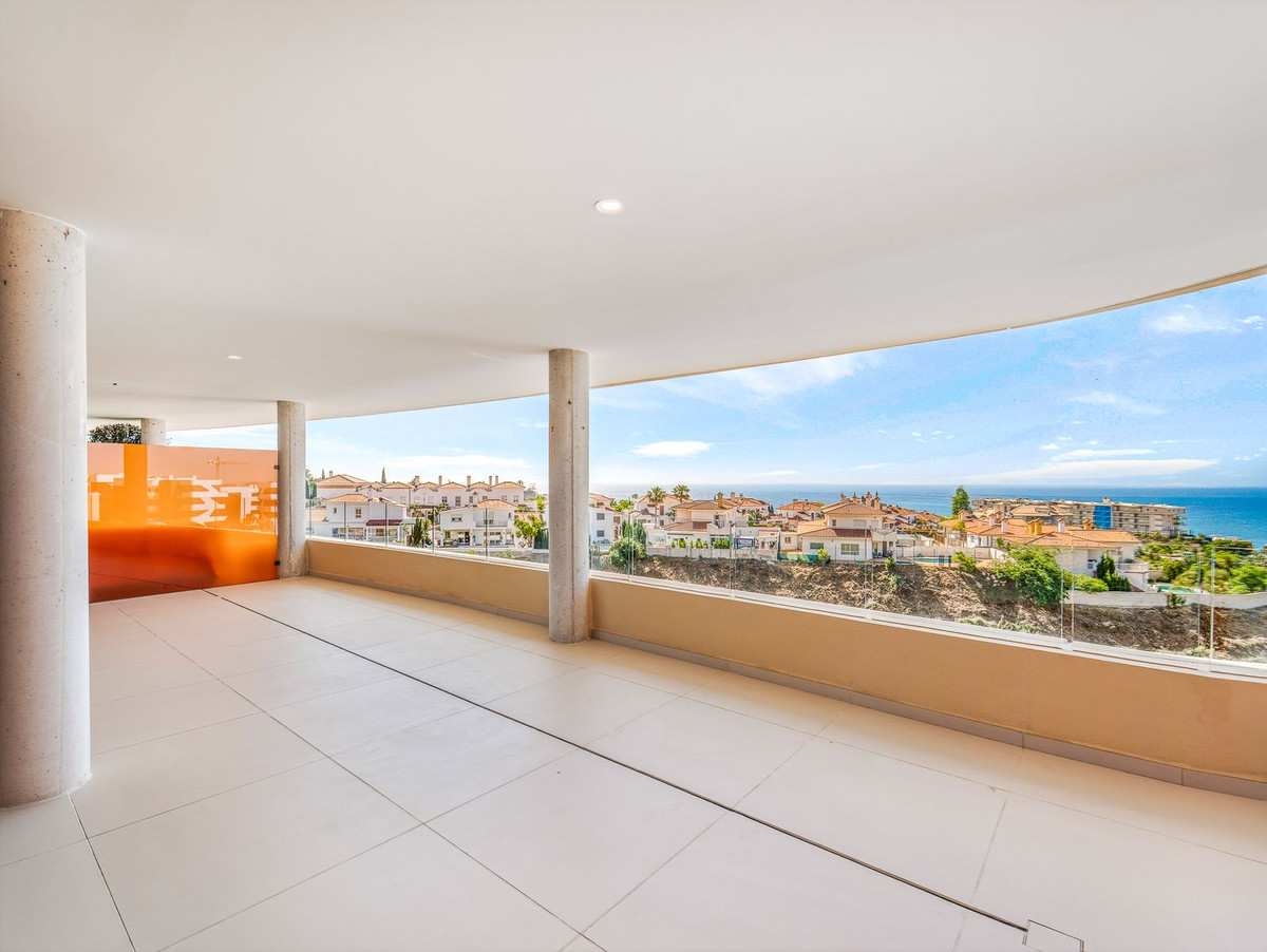 2 Bed Apartment for sale in Fuengirola Costa Del Sol, Málaga, Spain