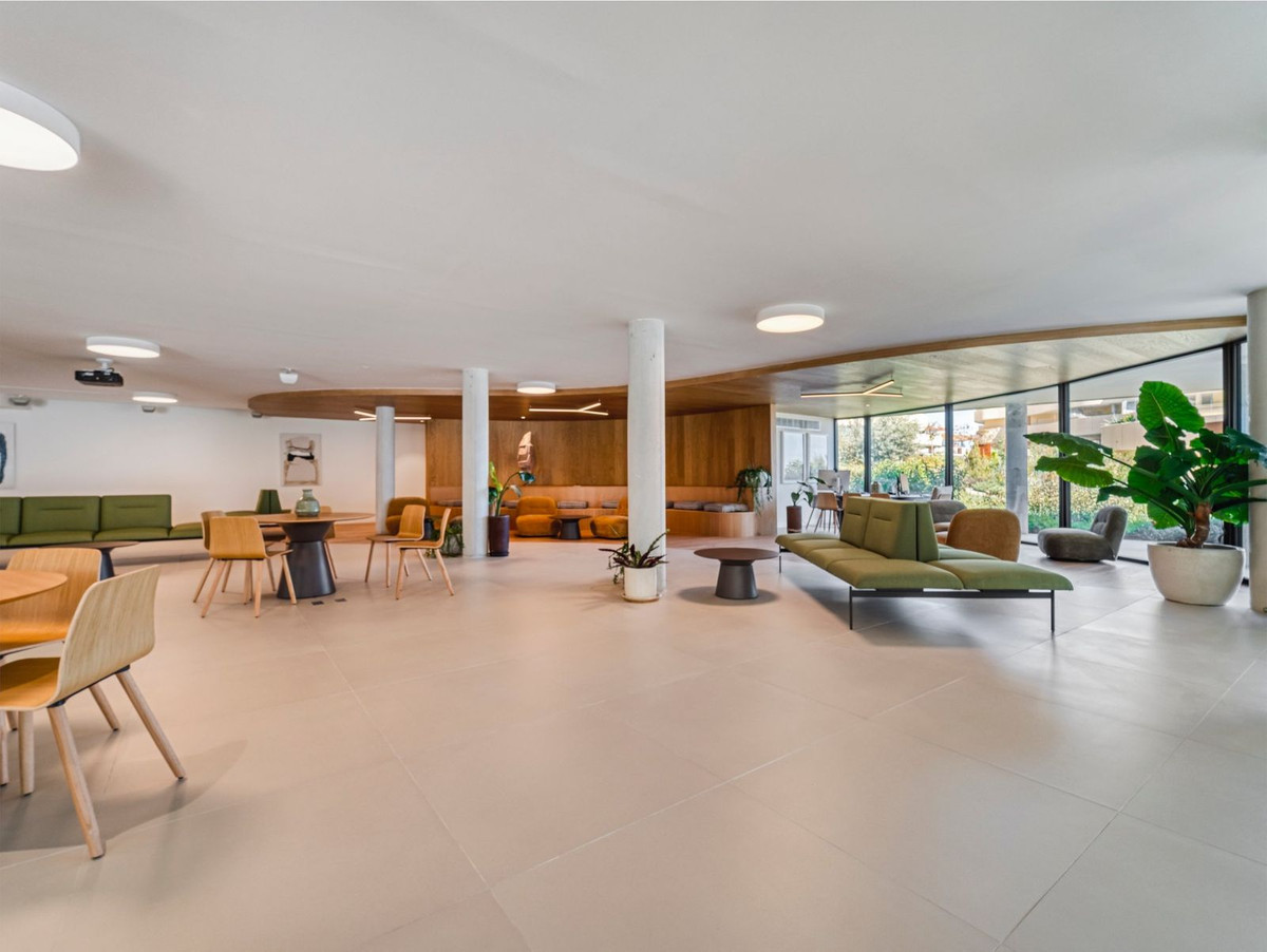 2 Bed Apartment for sale in Fuengirola Costa Del Sol, Málaga, Spain