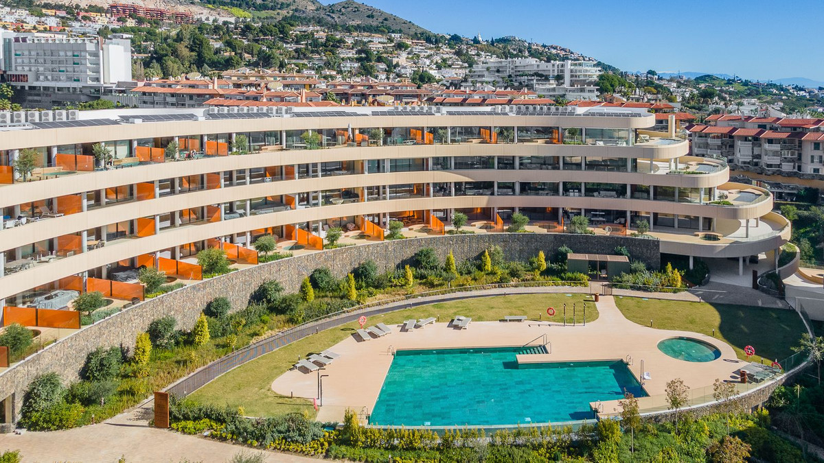 2 Bed Apartment for sale in Fuengirola Costa Del Sol, Málaga, Spain