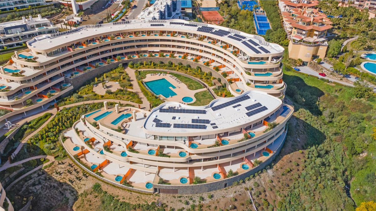 2 Bed Apartment for sale in Fuengirola Costa Del Sol, Málaga, Spain