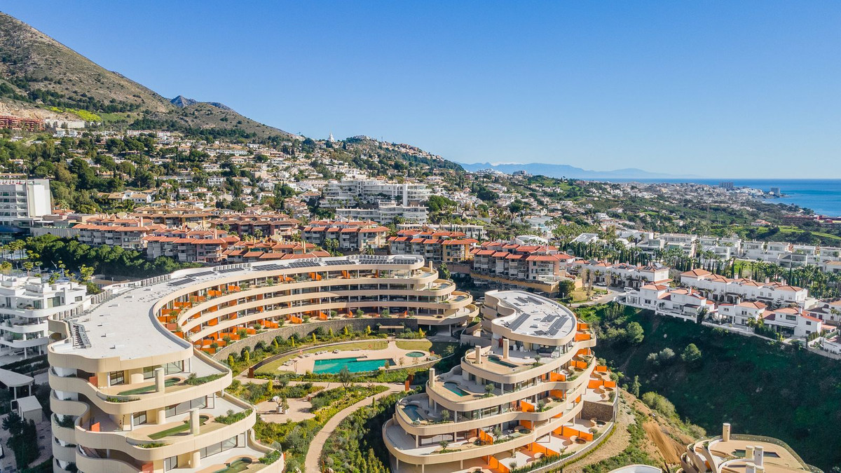 2 Bed Apartment for sale in Fuengirola Costa Del Sol, Málaga, Spain