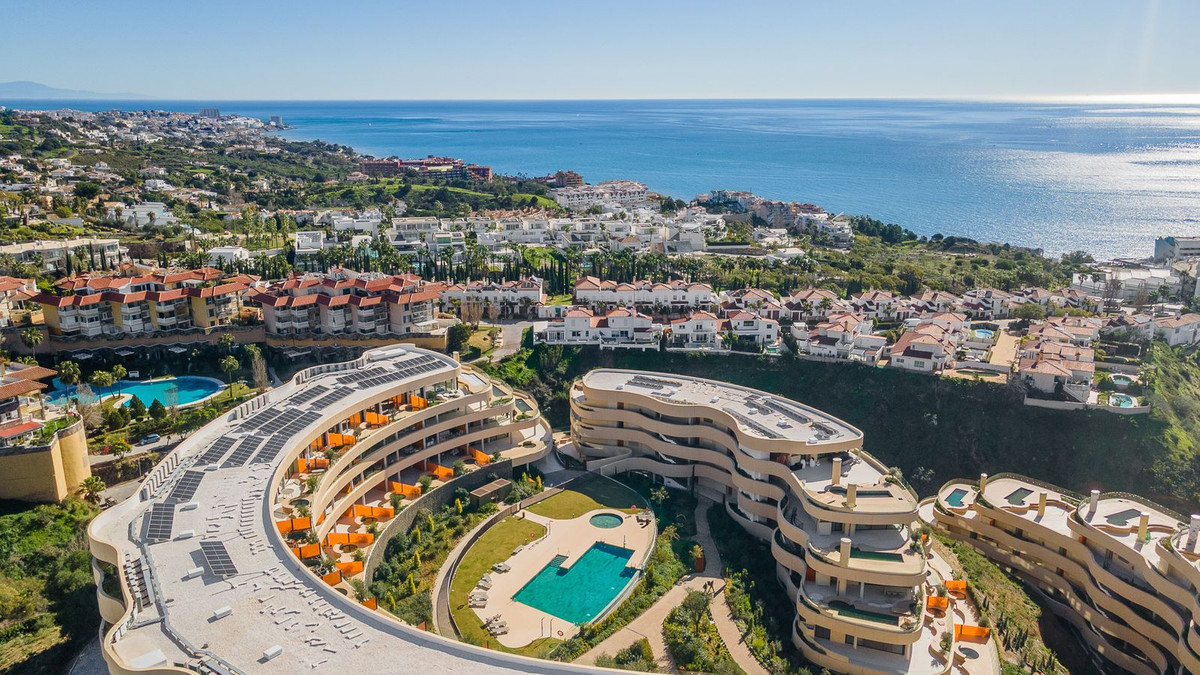 2 Bed Apartment for sale in Fuengirola Costa Del Sol, Málaga, Spain