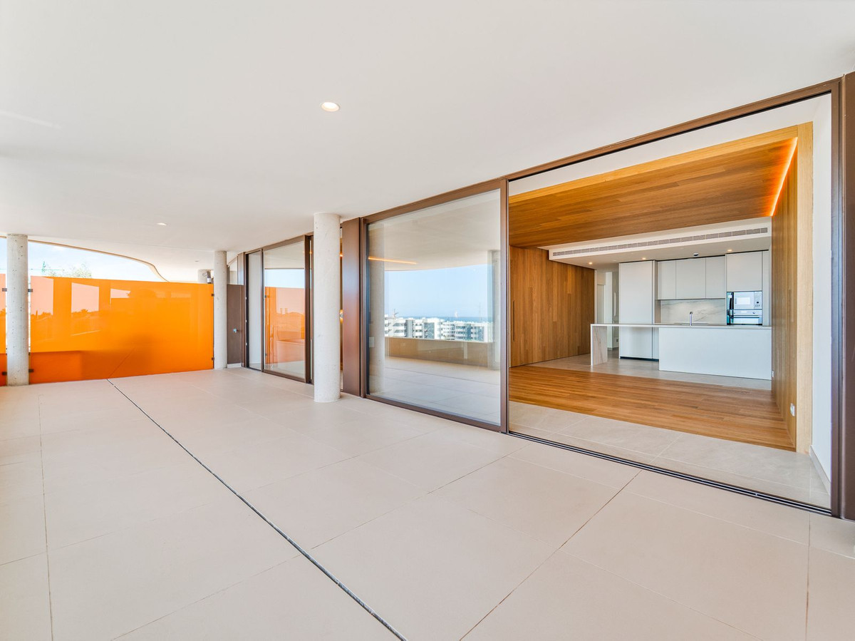 2 Bed Apartment for sale in Fuengirola Costa Del Sol, Málaga, Spain