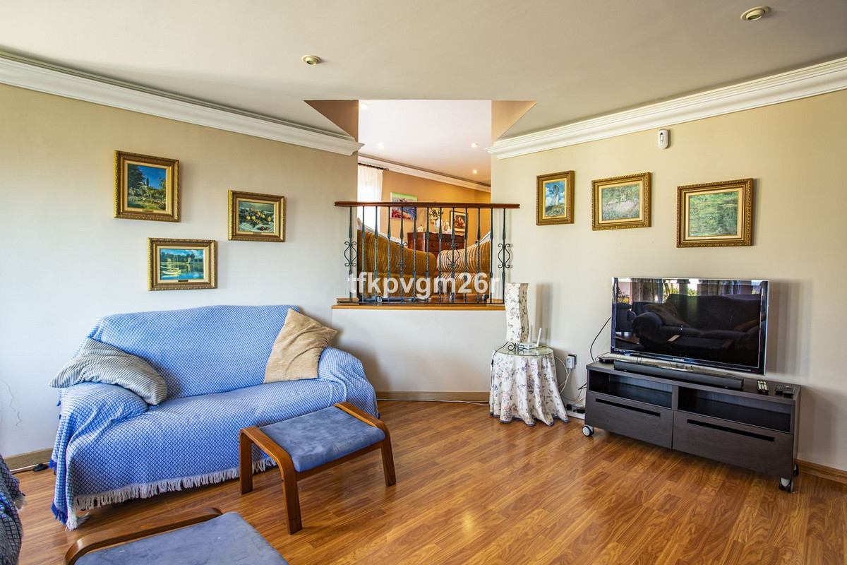 Se vende Villa - Chalet de 6 dormitorios en Costa Del Sol, Cadiz, España