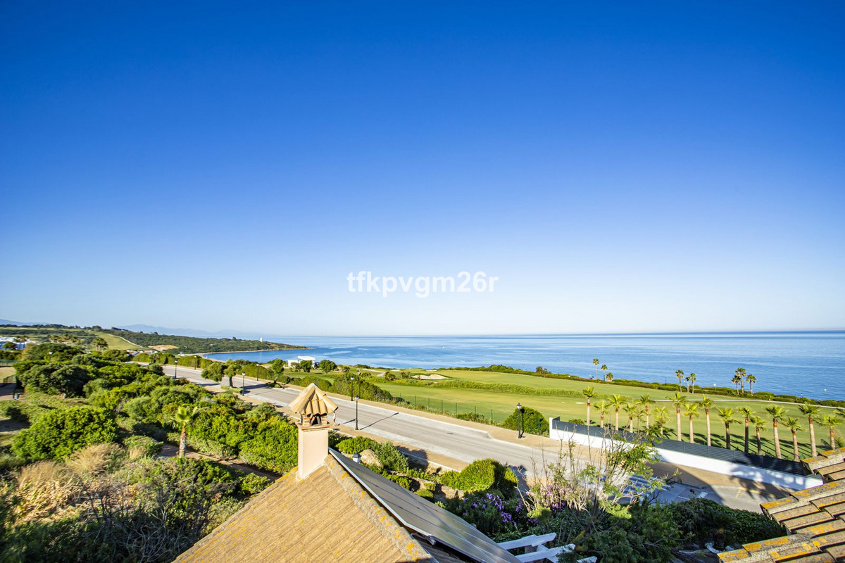 Se vende Villa - Chalet de 6 dormitorios en Costa Del Sol, Cadiz, España